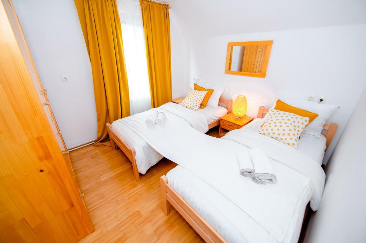 Apartment With View Zirovnica Екстериор снимка